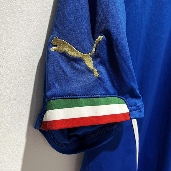 PUMA NWT Authentic Pirlo 21 ITALY World Cup 2014 home soccer shirt, Size L - Picture 6 of 11